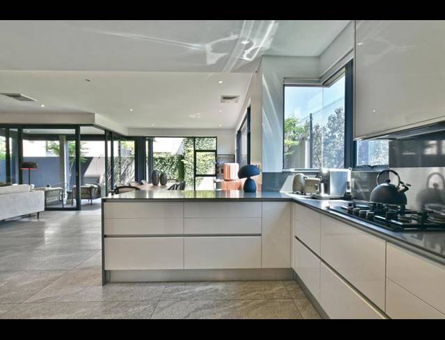 3 BEDROOM APARTMENT FOR SALE IN MELROSE ESTATE